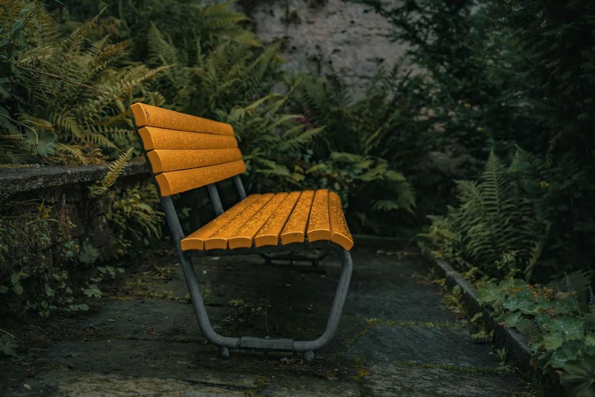 How to Weatherproof a Wooden Garden Bench for a UK Winter